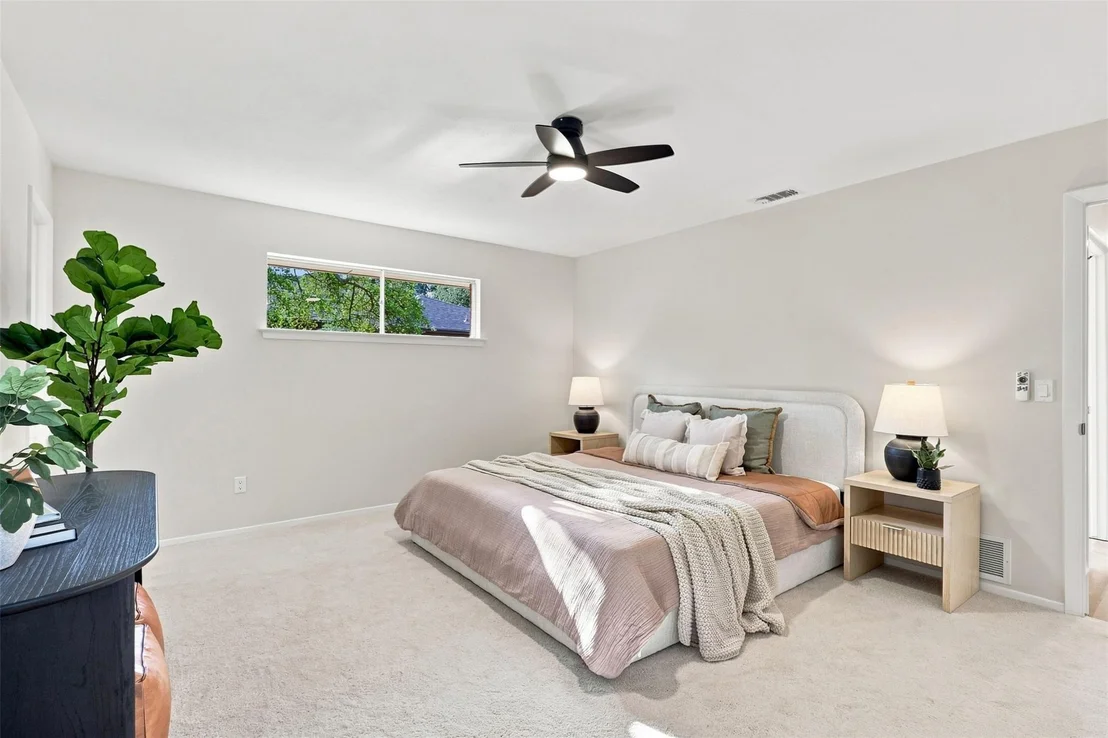 Photo of 1905 Midcrest Drive