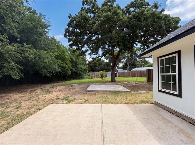 Photo of 420 Bluebonnet Drive