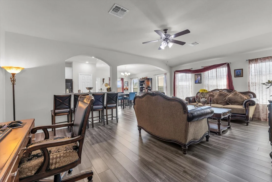 Photo of 2912 Brosnan Road