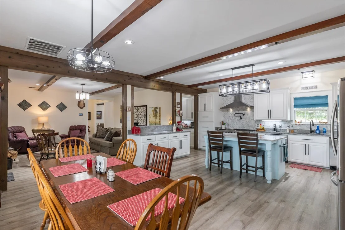 Photo of 582 Clark Road