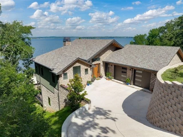 Photo of 127 Lake Bluff Drive