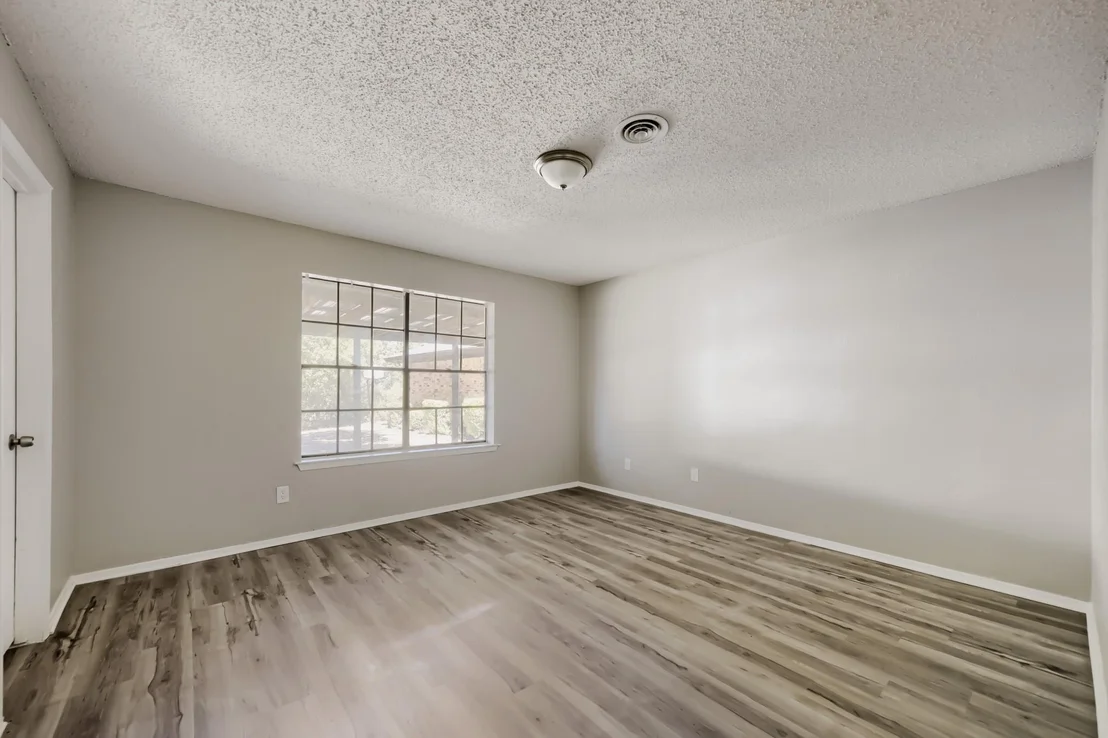 Photo of 2185 Jana Lane
