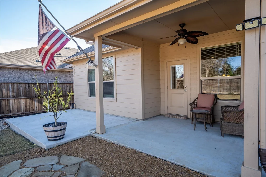 Photo of 5525 Round Hill Road