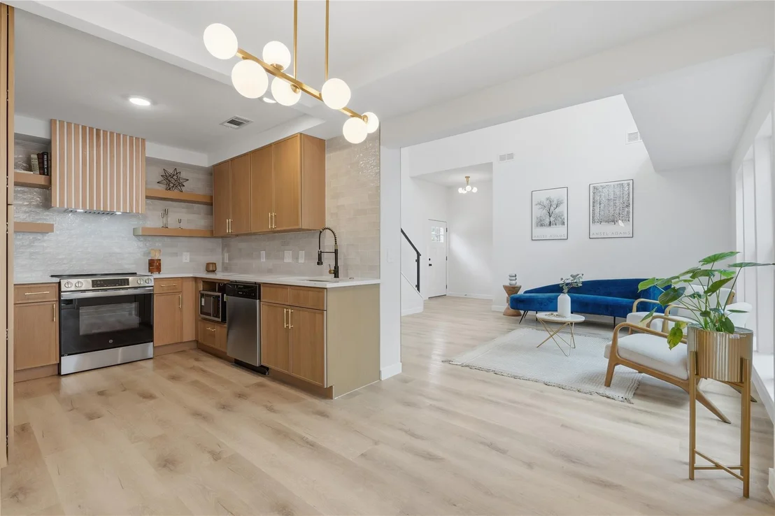 Photo of 17118 Planters Row