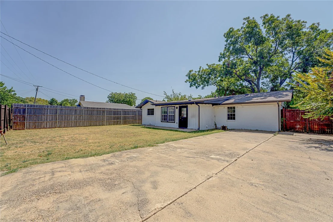 Photo of 3217 Centennial Drive