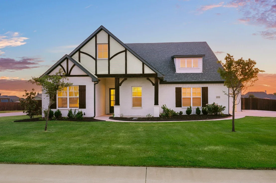 Photo of 8908 Lazy Oak Drive
