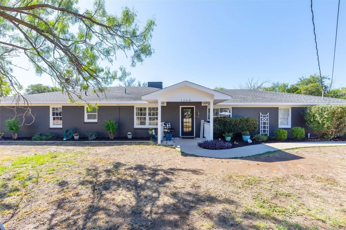 Photo of 1208 Lytle Way Circle