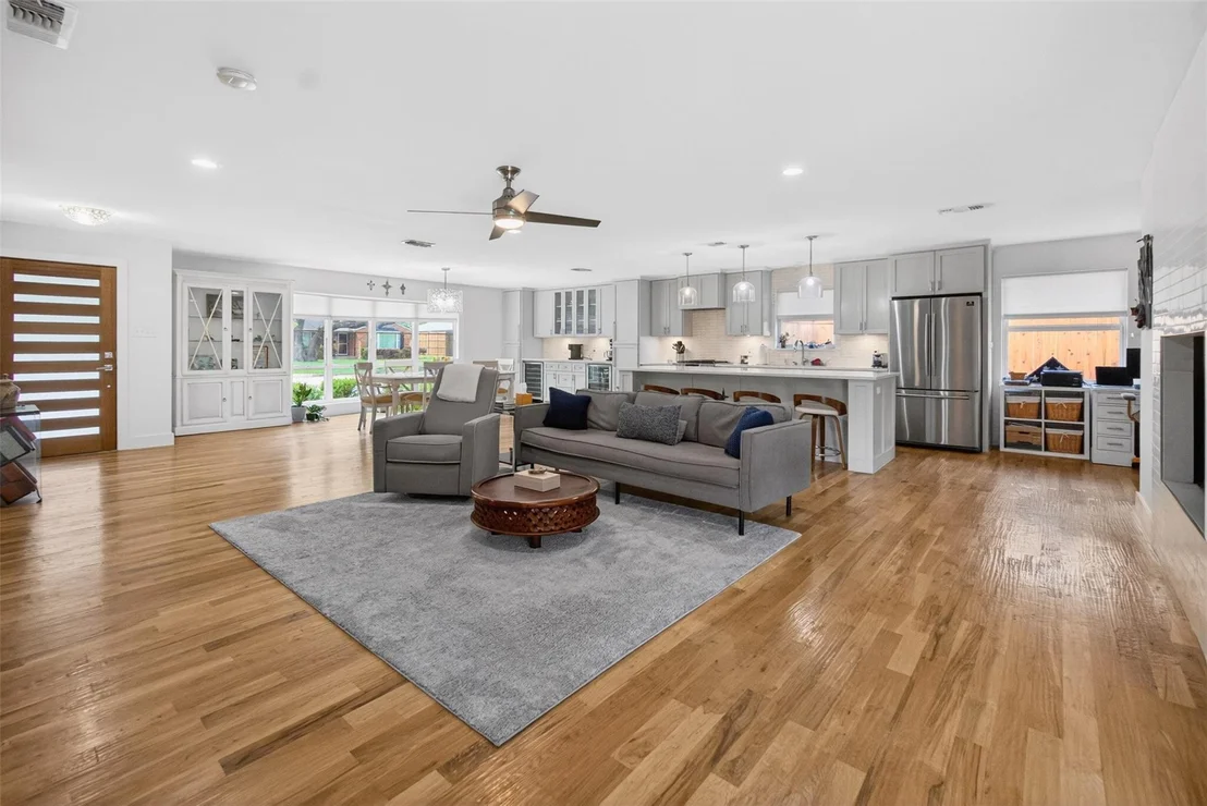 Photo of 6233 Crestmont Drive