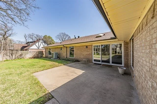 Photo of 2415 Lakeview Circle
