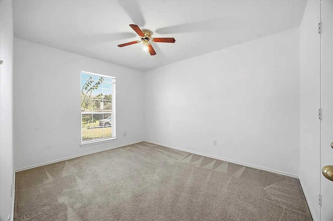 Photo of 334 River Oaks Lane