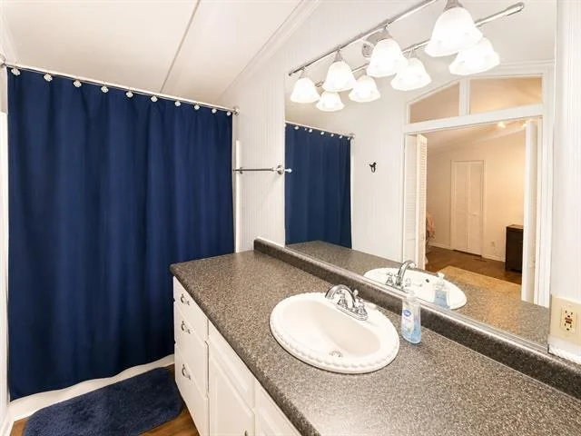 Photo of 17160 Lakeview Drive