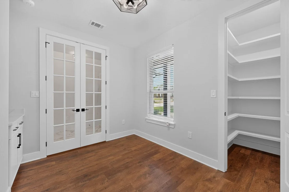 Photo of 1672 Brookview Drive