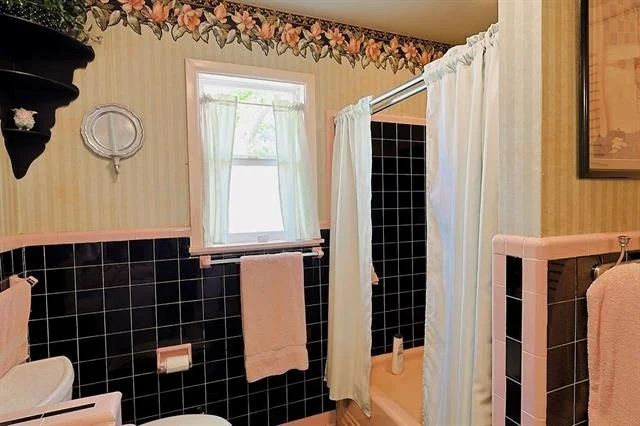 Photo of 1602 Elmwood Drive