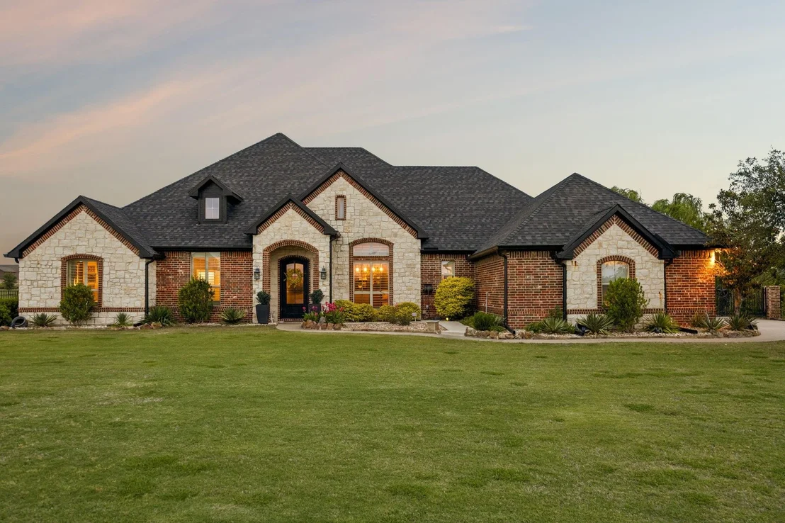 Photo of 2585 Wincrest Drive