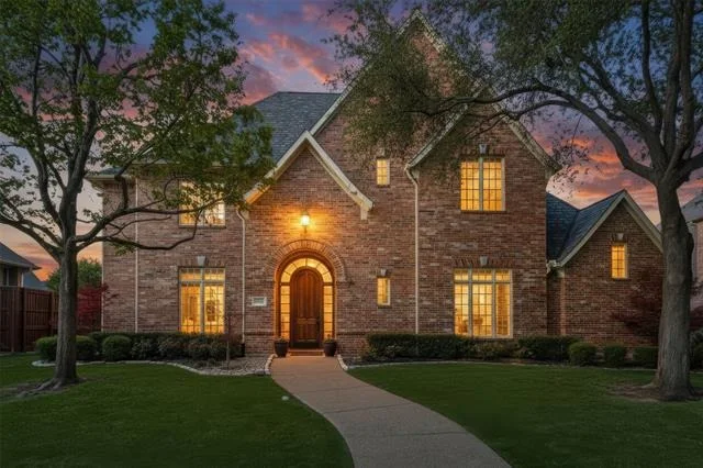 Photo of 5937 Glendower Lane