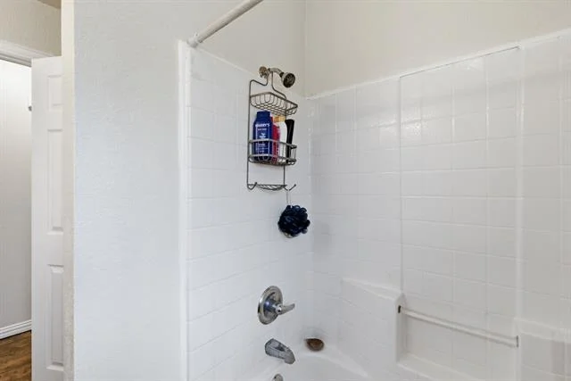 Photo of 301 Rhoades Lane