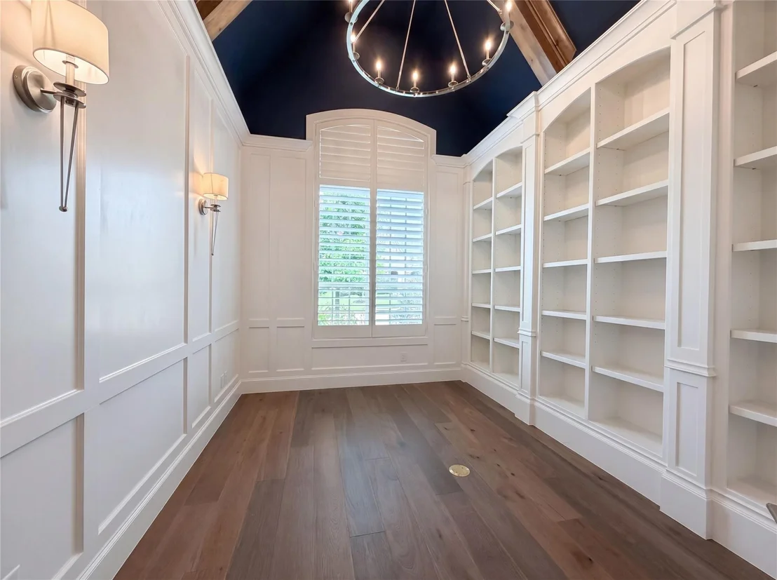Photo of 820 Hawk Wood Lane