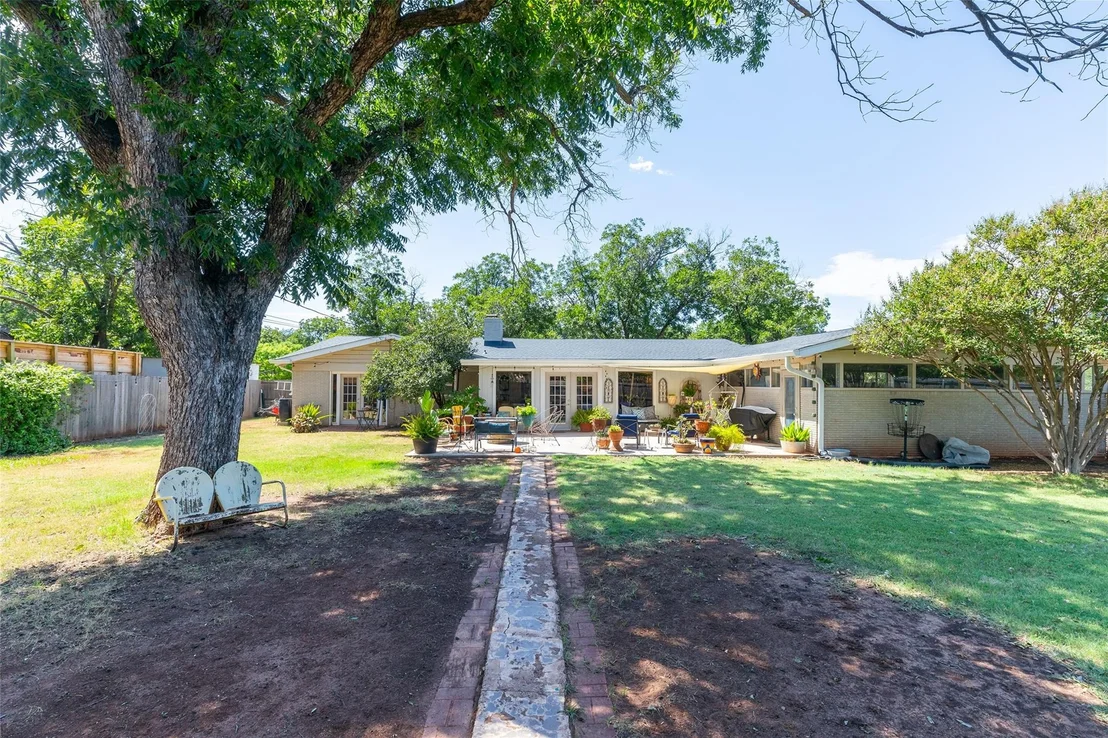Photo of 1801 Sylvan Drive