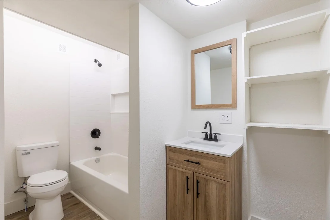 Photo of 909 Lane Avenue