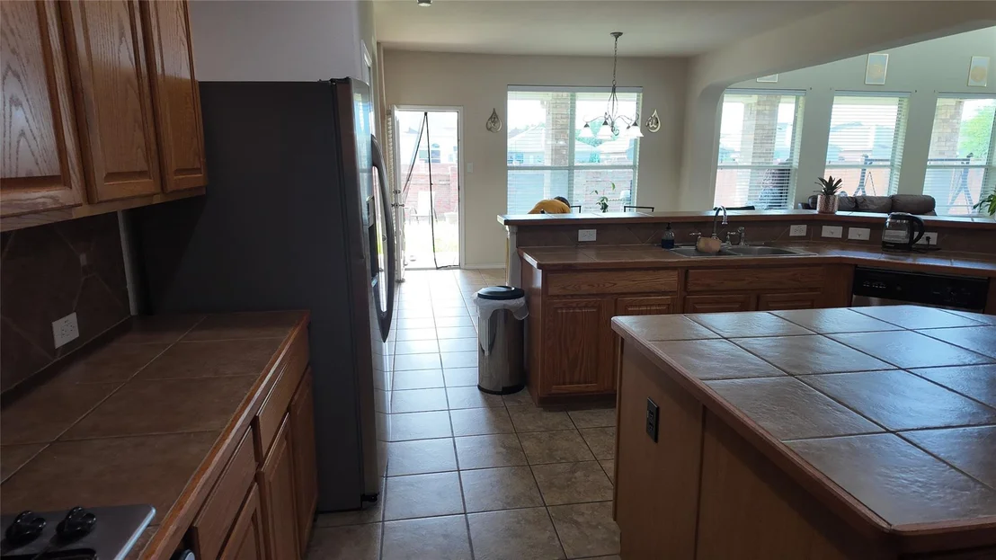 Photo of 421 Roundrock Lane