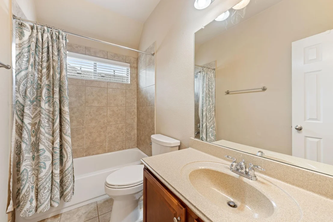 Photo of 1750 Lake Forest Drive