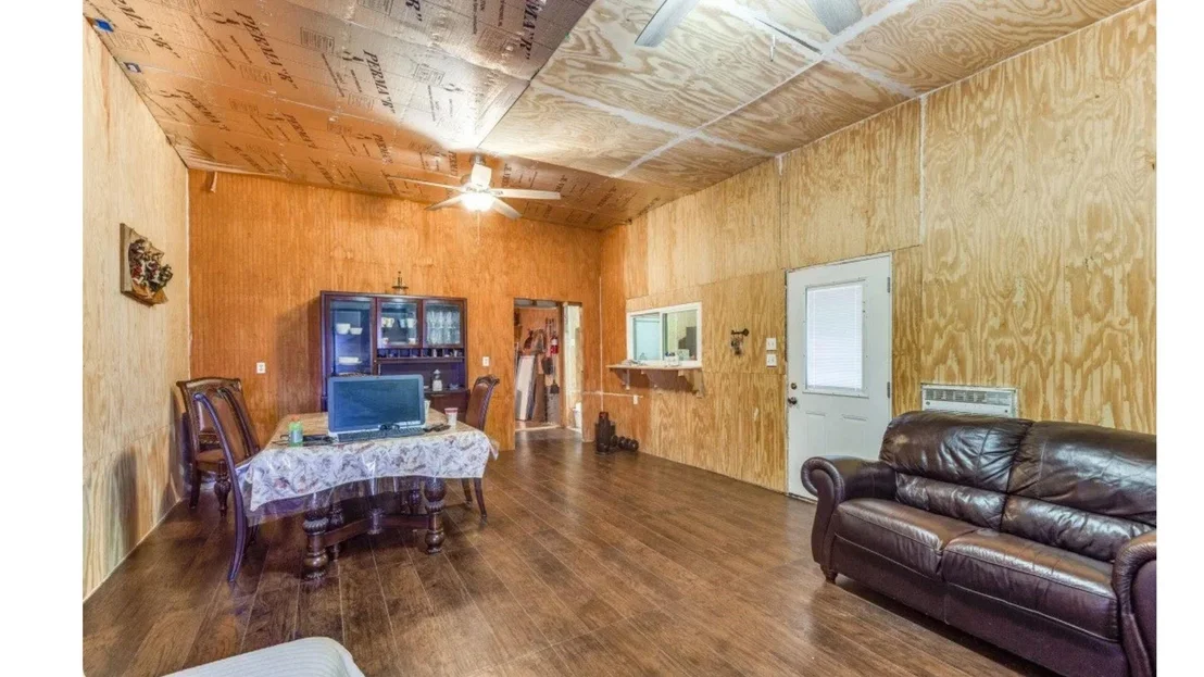 Photo of 1619 County Road 7711