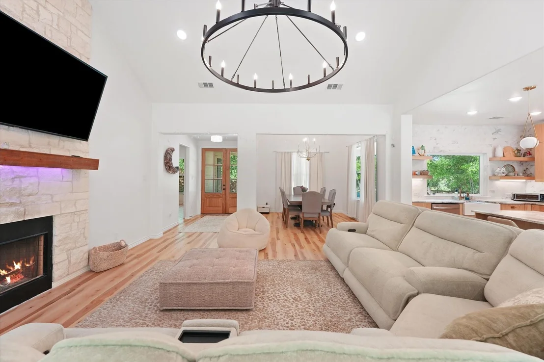 Photo of 9738 Mackenzie Brook