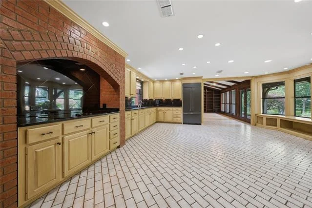 Photo of 112 Willowbrook Drive