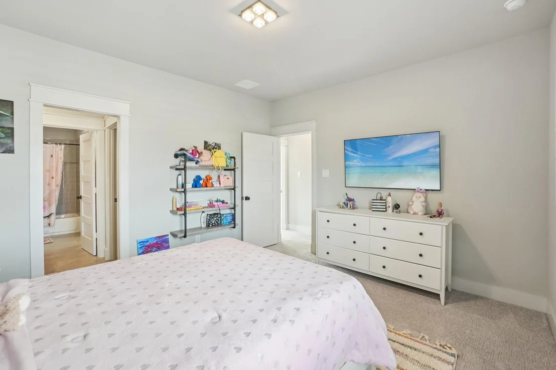 Photo of 4101 Parkview Boulevard