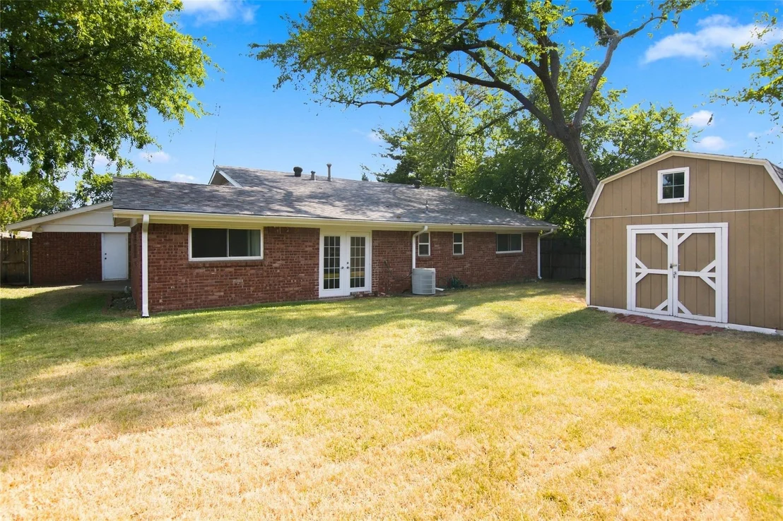 Photo of 6816 Chickering Road