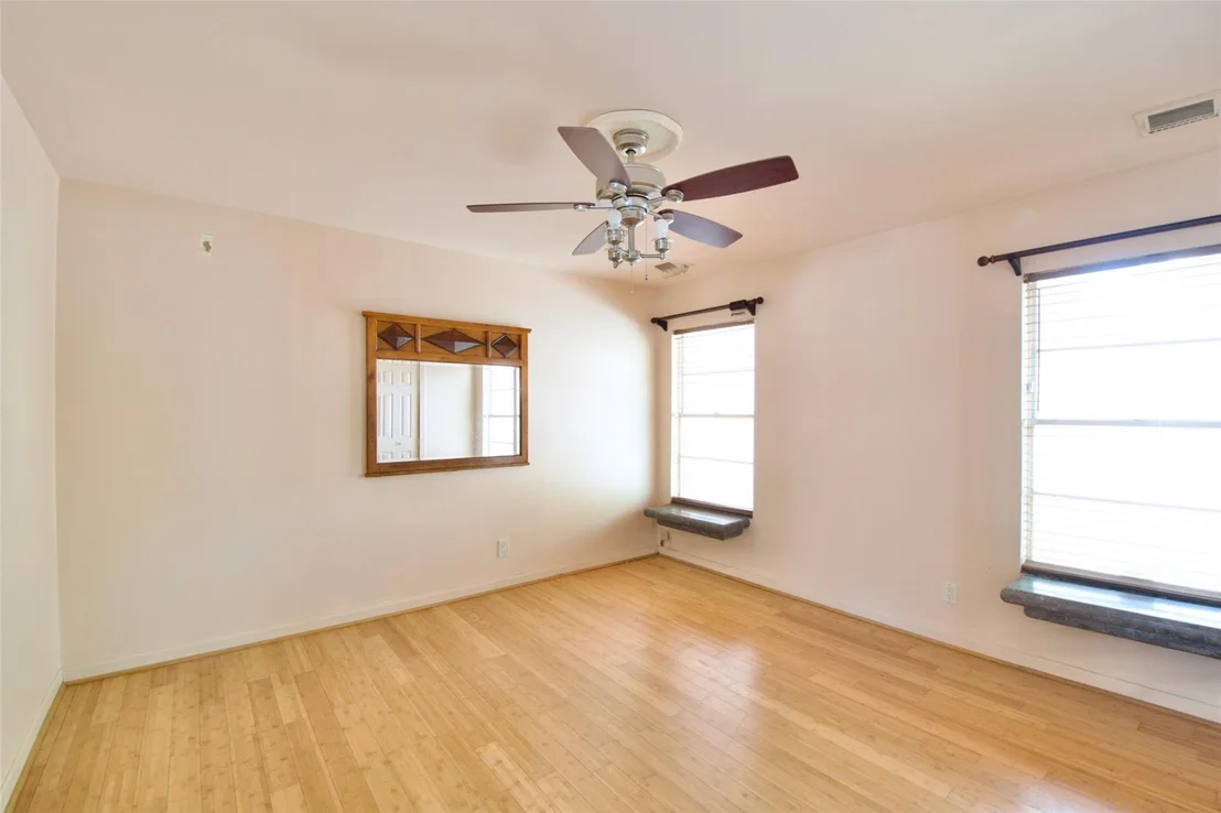 Photo of 819 Pecan Street