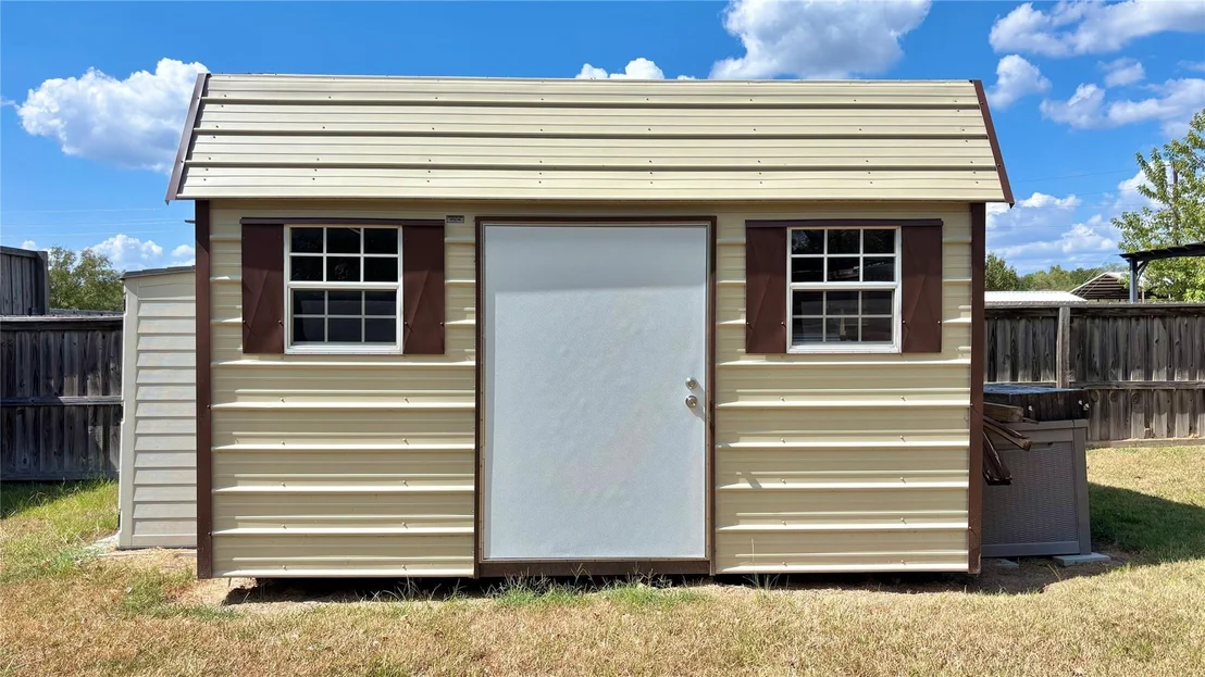 Photo of 555 Comanche Drive