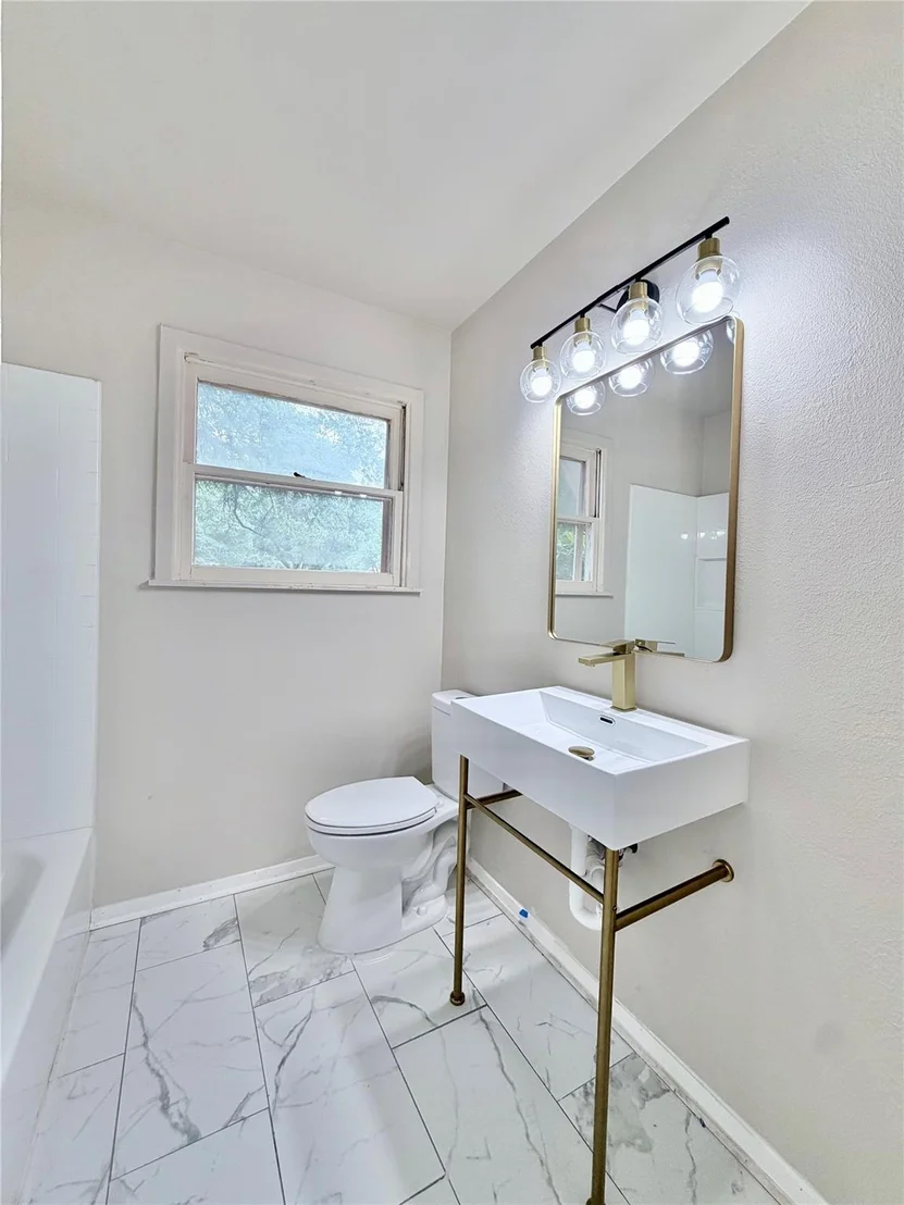 Photo of 2248 Crescent Drive