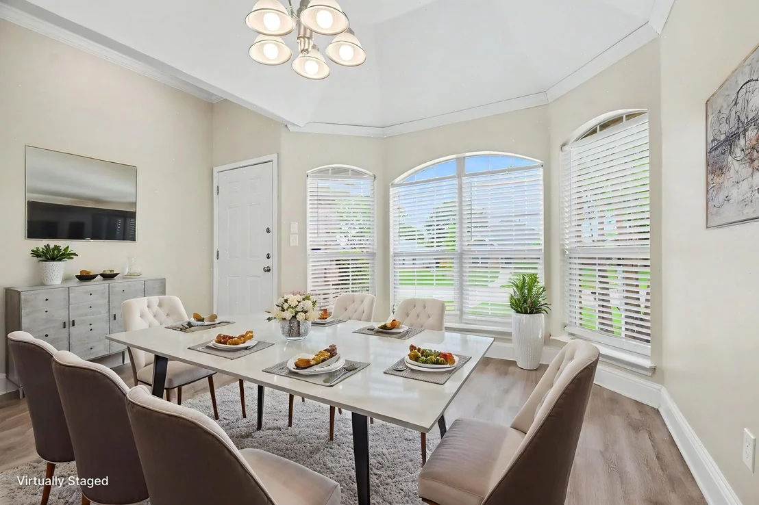 Photo of 9901 Queens Road