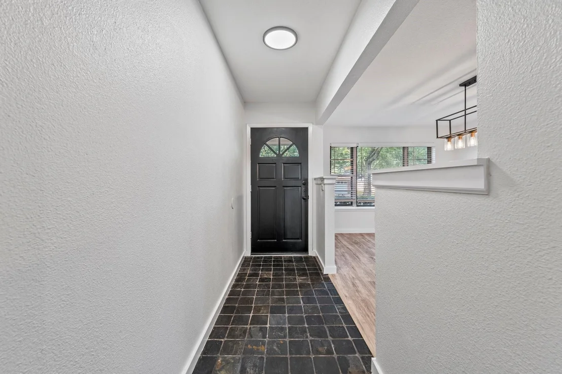 Photo of 600 Circleview Drive N