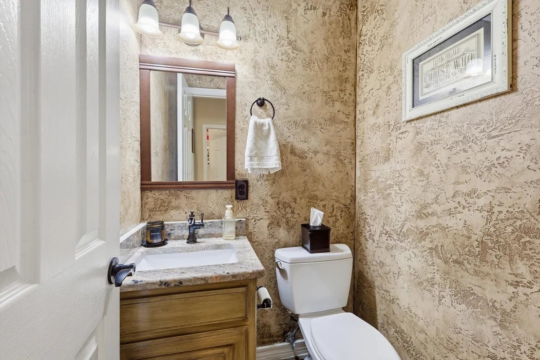 Photo of 312 Lakeside Oaks Circle