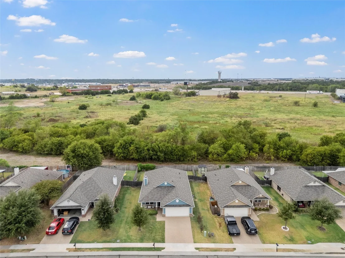 Photo of 905 Heston Circle