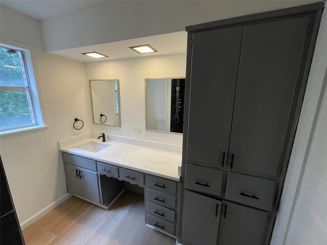 Photo of 107 Dyck