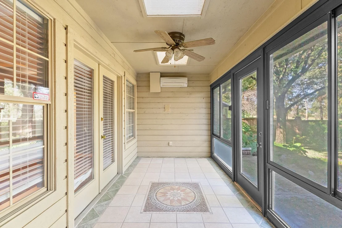 Photo of 1807 Royal Oak Drive