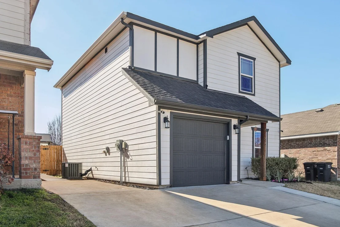 Photo of 6165 River Pointe Drive