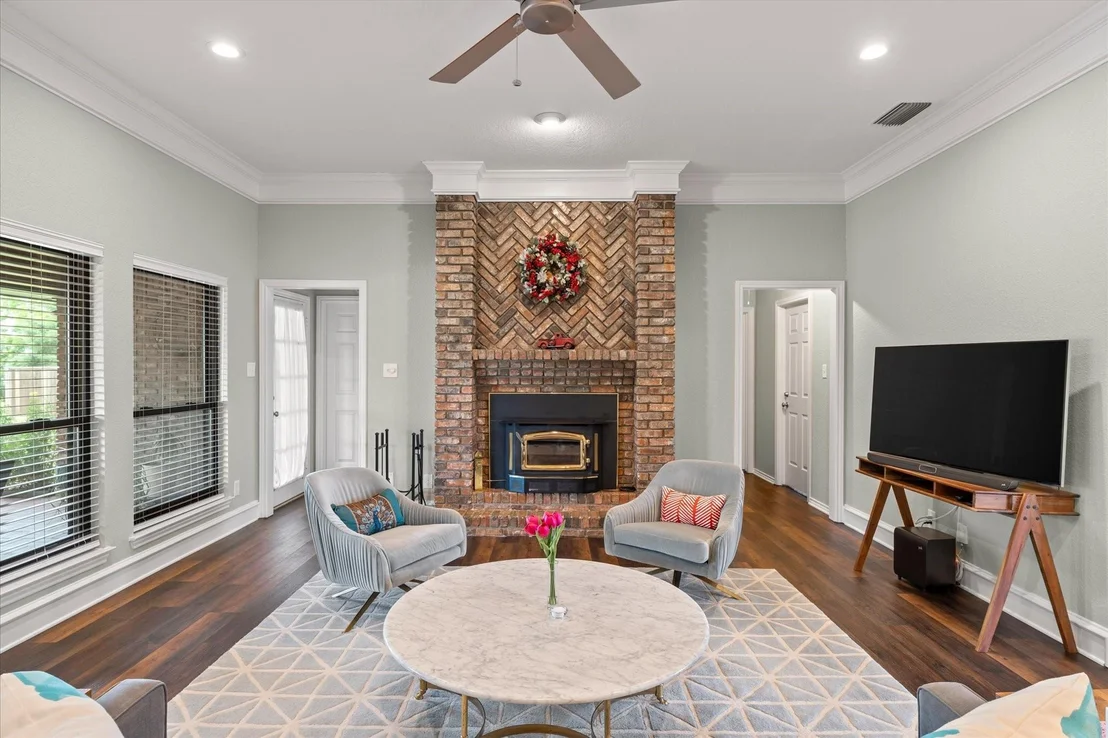 Photo of 10612 Live Oak Drive