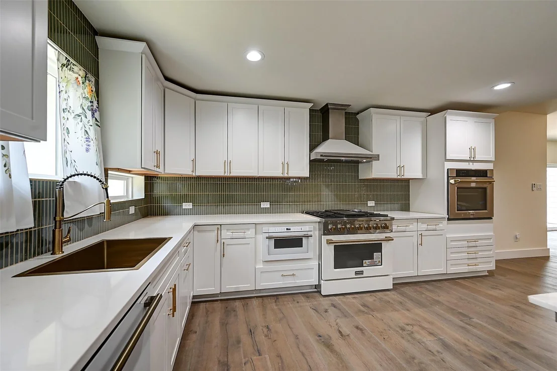 Photo of 3900 Pelham Road