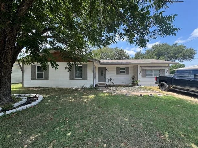 Photo of 105 S Lakeview Drive
