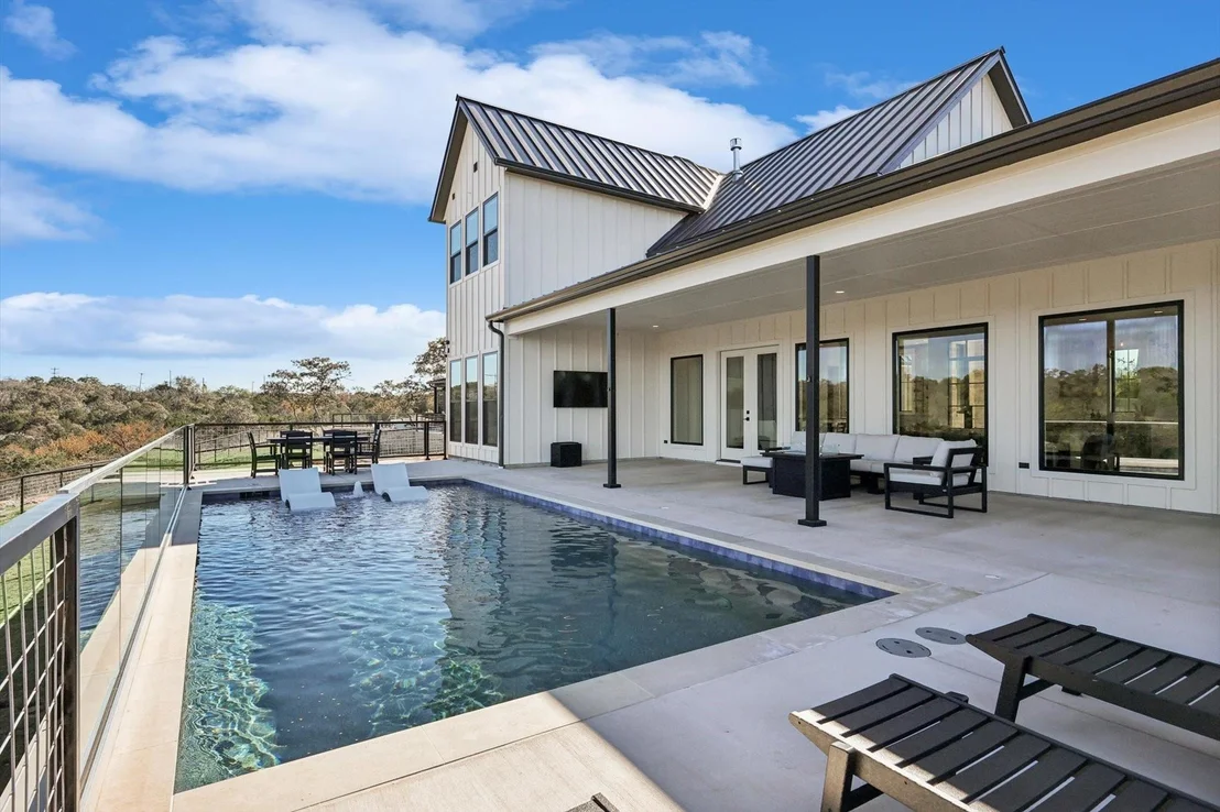 Photo of 1100 Creekview Cove