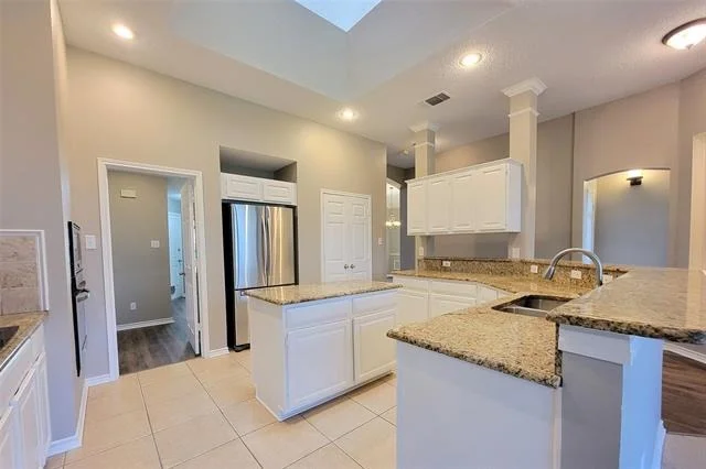 Photo of 1604 Knoll Ridge Circle