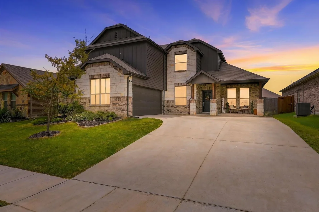 Photo of 401 Llano Lane