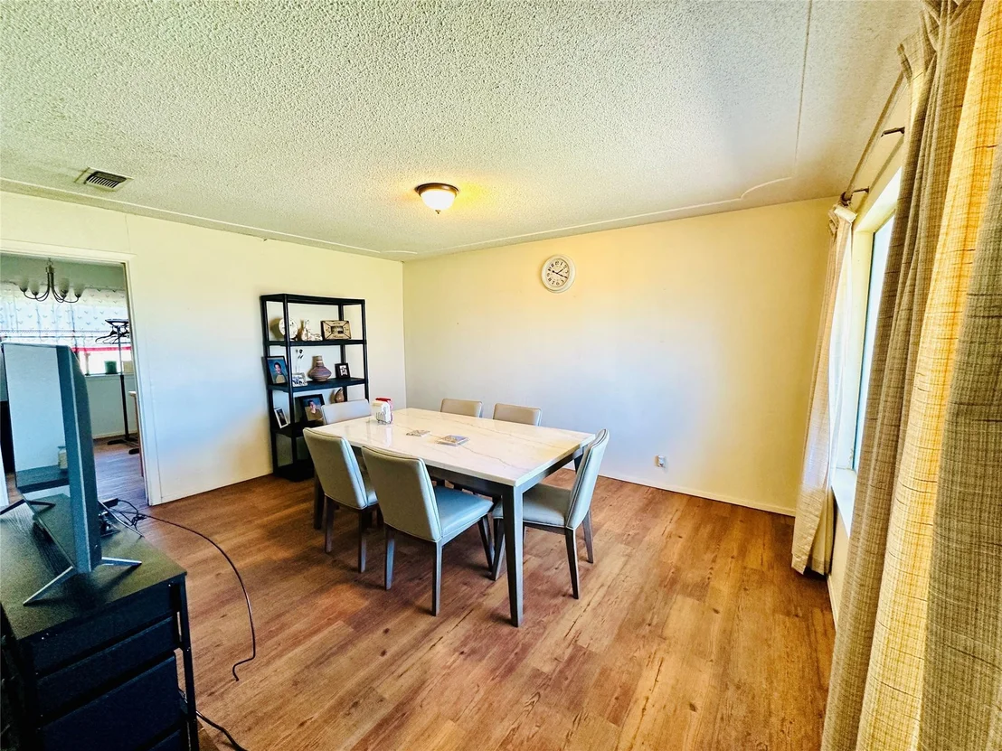 Photo of 409 3rd Street