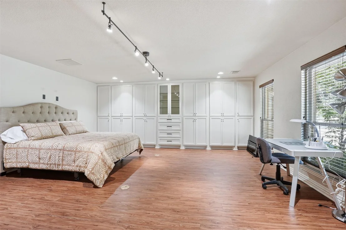 Photo of 9310 Bellechase Road