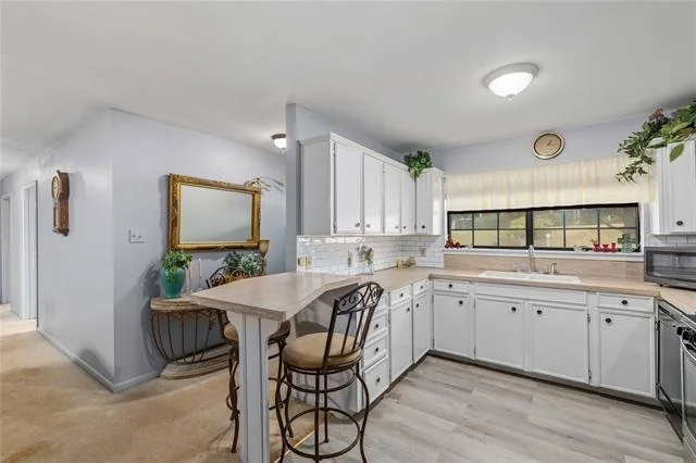 Photo of 908 W 2nd Street