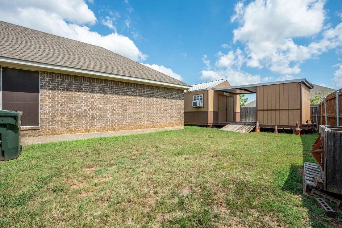 Photo of 219 Oak Meadow Trail